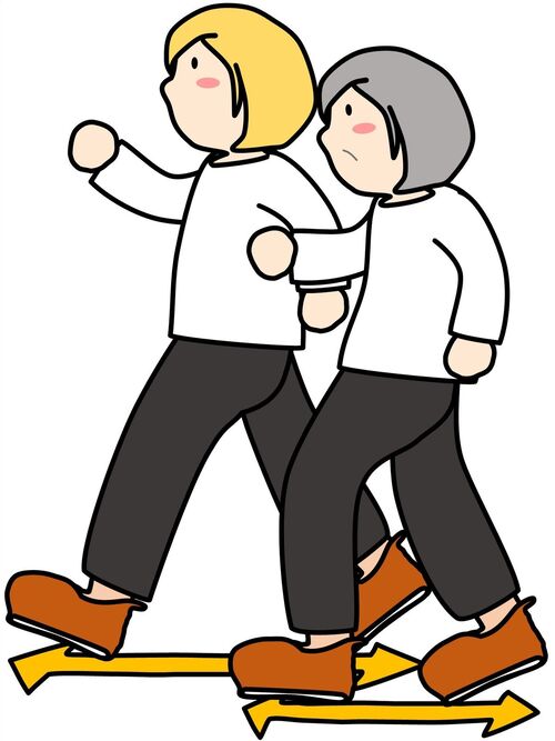 歩幅が狭くなっている人の画像